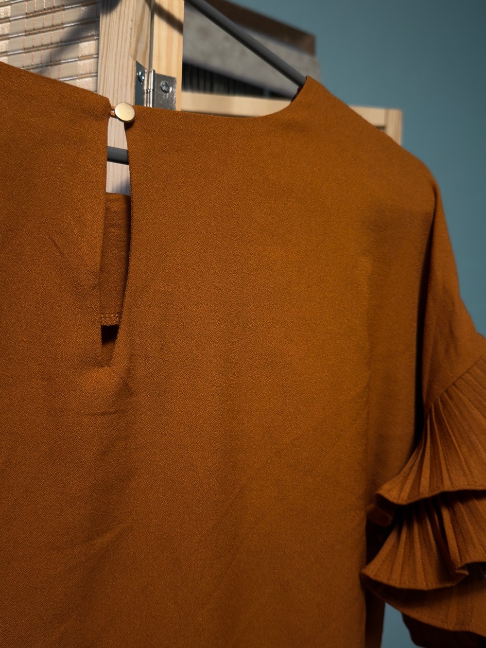 Market & Spruce Rust Orange Ruffle Sleeve Top - Picture 4 of 5